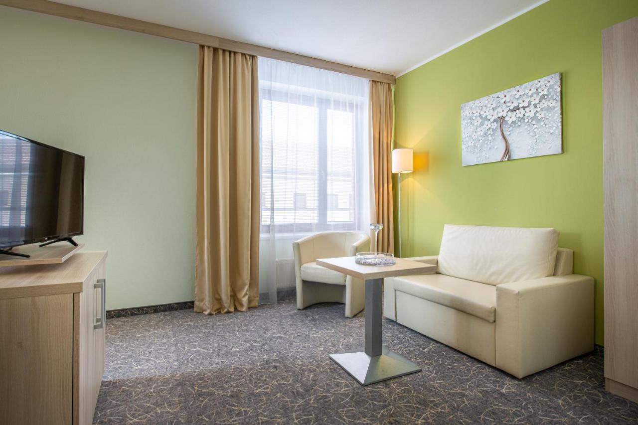 Hotel Mlynska 우헤르스케 흐라디슈테 외부 사진