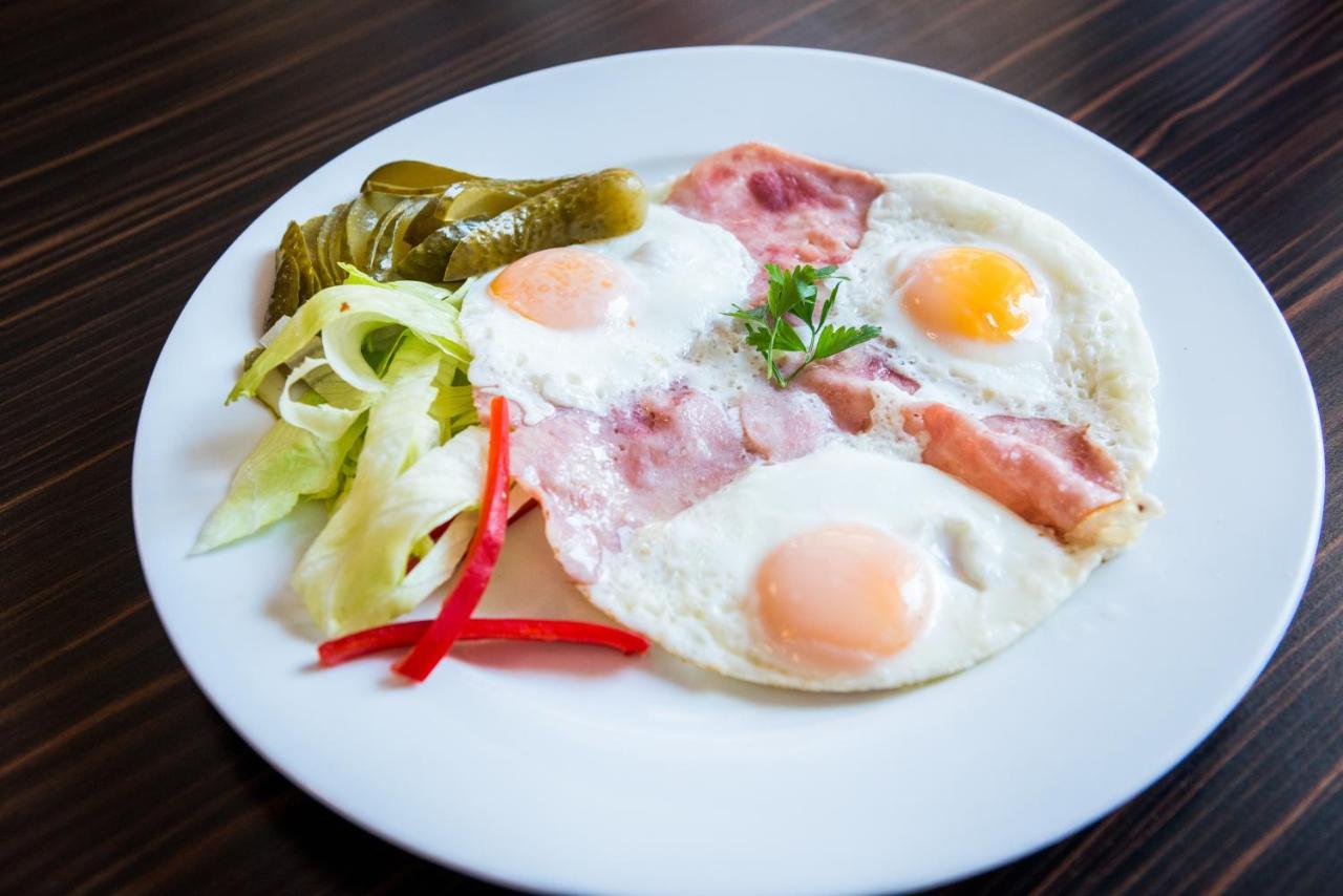 Hotel Mlynska 우헤르스케 흐라디슈테 외부 사진